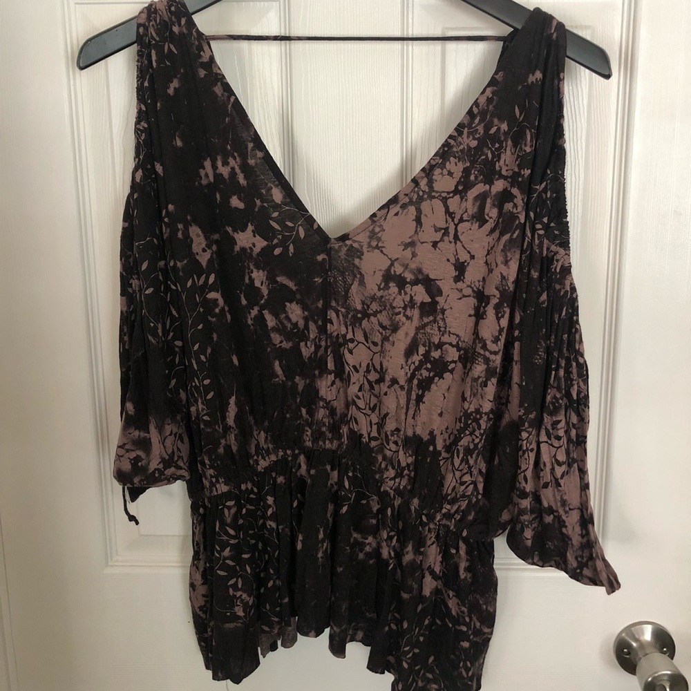 Free People // Flowy Top - Picture 2 of 5